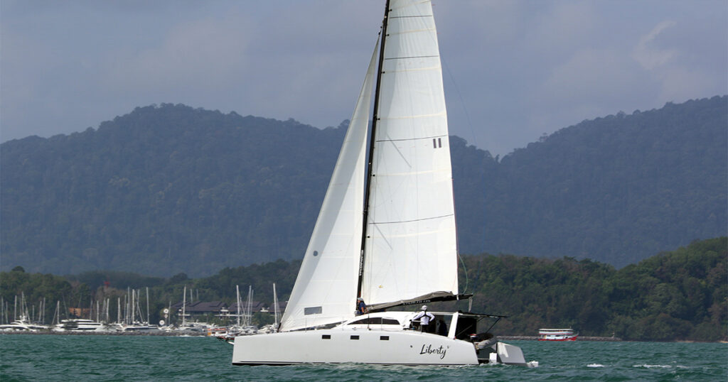 Stealth 13S Liberty V sailing Bay Regatta Thailand